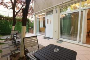 Jon's Garden Apartments